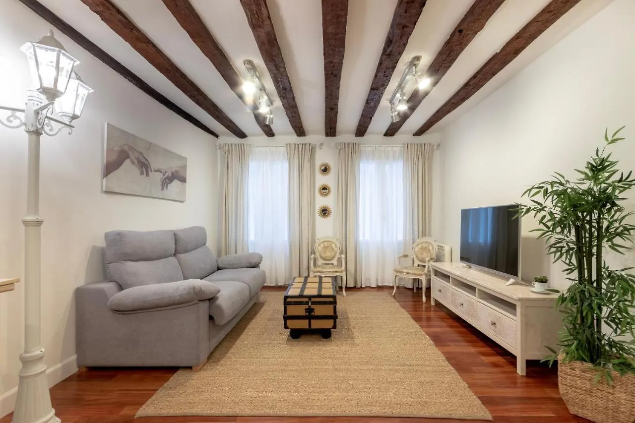 Precioso apartamento con Entrada autónoma en el Casco Viejo Bilbao