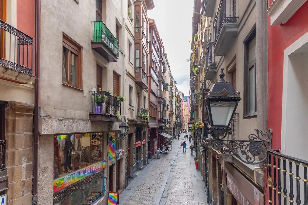 Daire Precioso Apartamento Con Entrada Autonoma En El Casco Viejo Bilbao İspanya